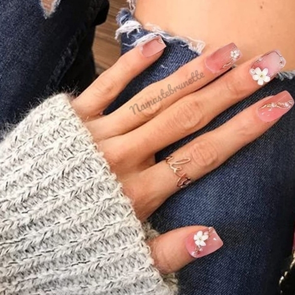 2/$16 3D Floral Pearls Glitter Press On Nails - Picture 6 of 16